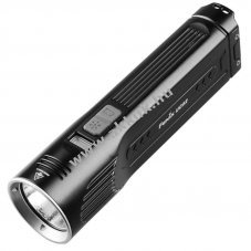 Fenix UC52 Cree XHP70 zsebl�mpa be�p�tett akku 7,2V 3500mAh Li-Ion