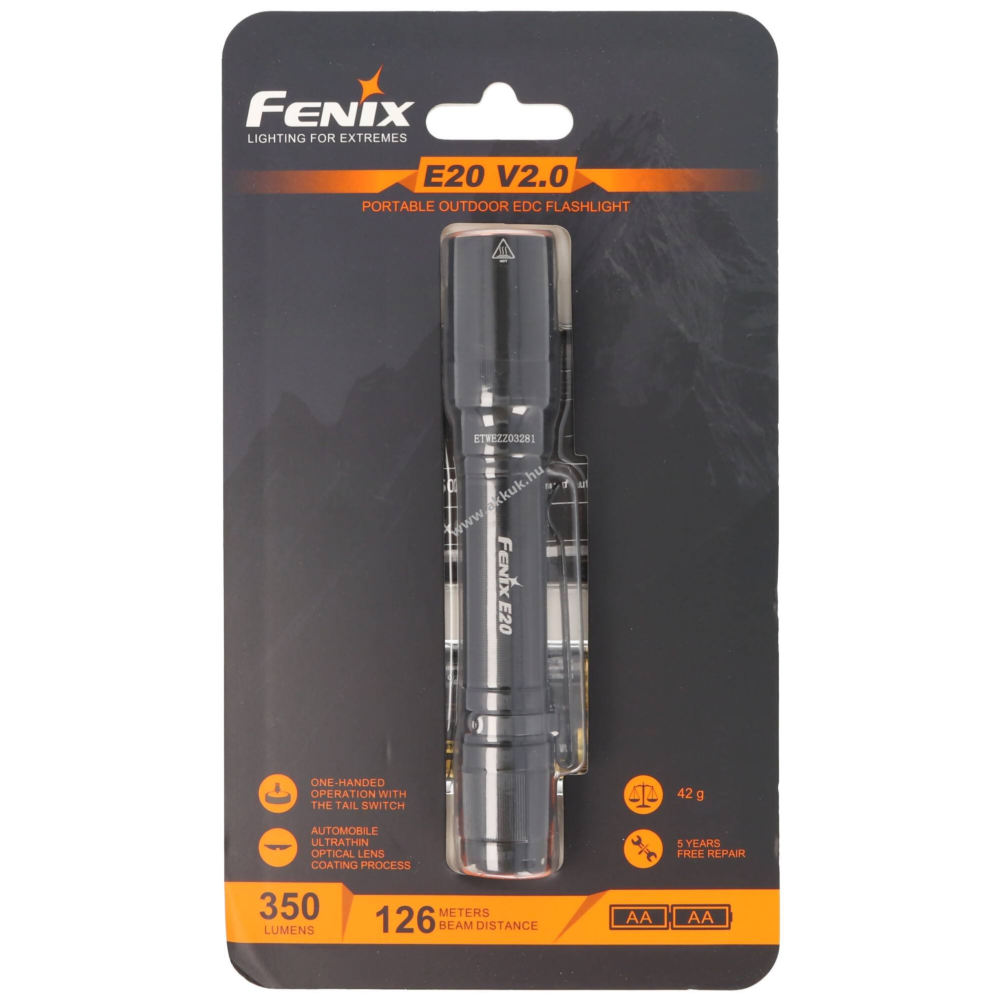 Fenix E20 V2.0 LED zseblámpa 2x AA alkálielemmel